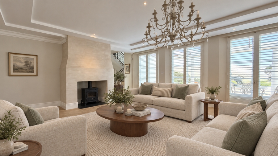 5 Bedroom Property for Sale in Sir Lowrys Pass Village Western Cape